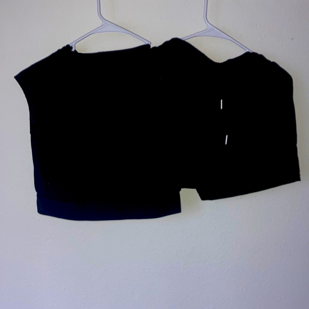 Black ribbed workout outfit